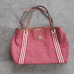 Red Tommy Hilfiger tote with three compartments